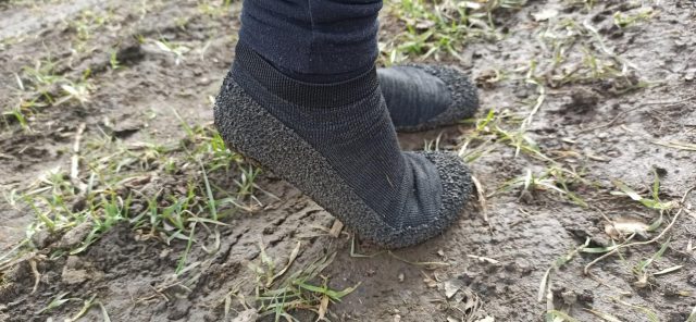 skinners-barefoot