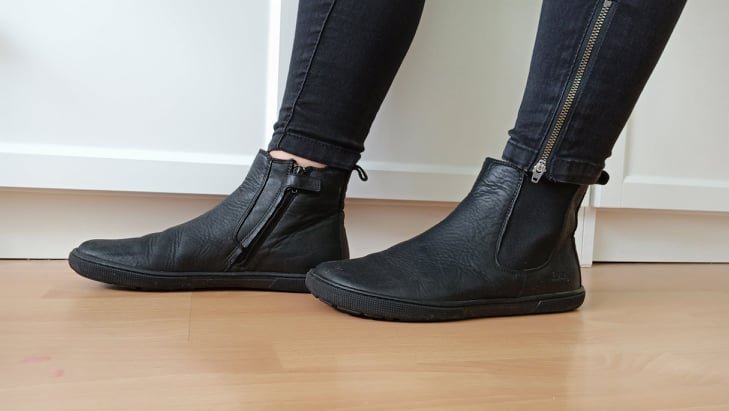 koel-faro-barefoot-chelsea-boots